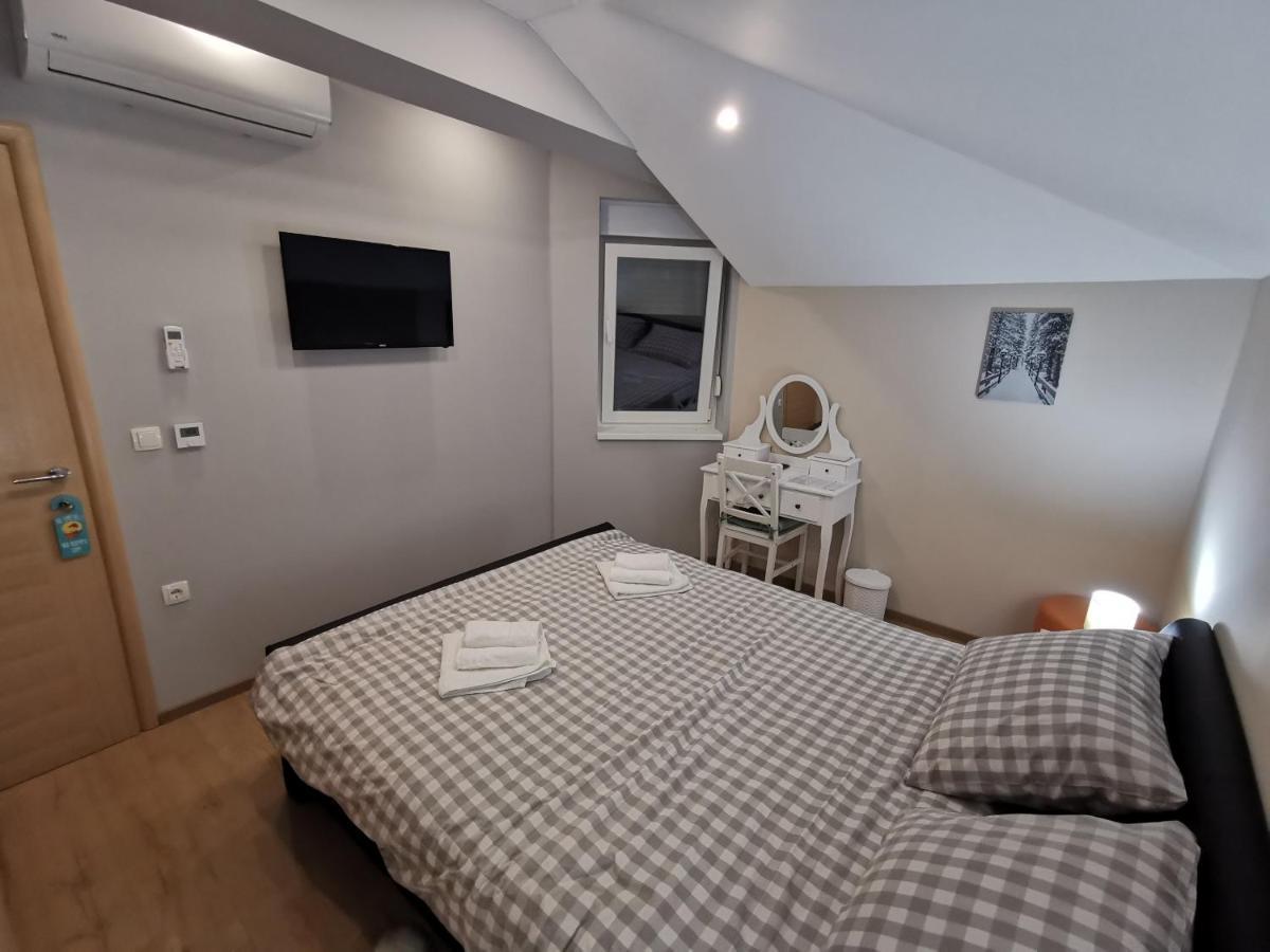 Apartman Bozur **** Satnica Dakovacka Eksteriør billede