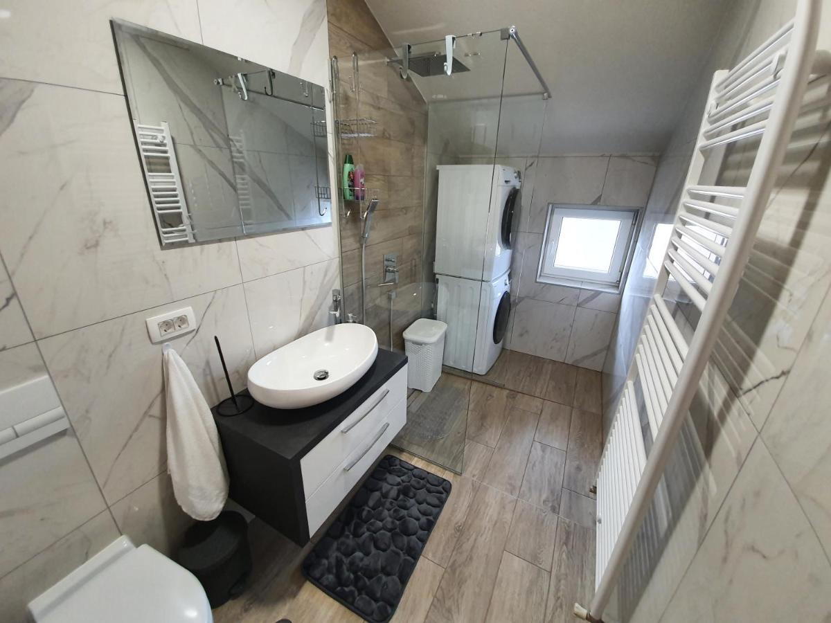 Apartman Bozur **** Satnica Dakovacka Eksteriør billede