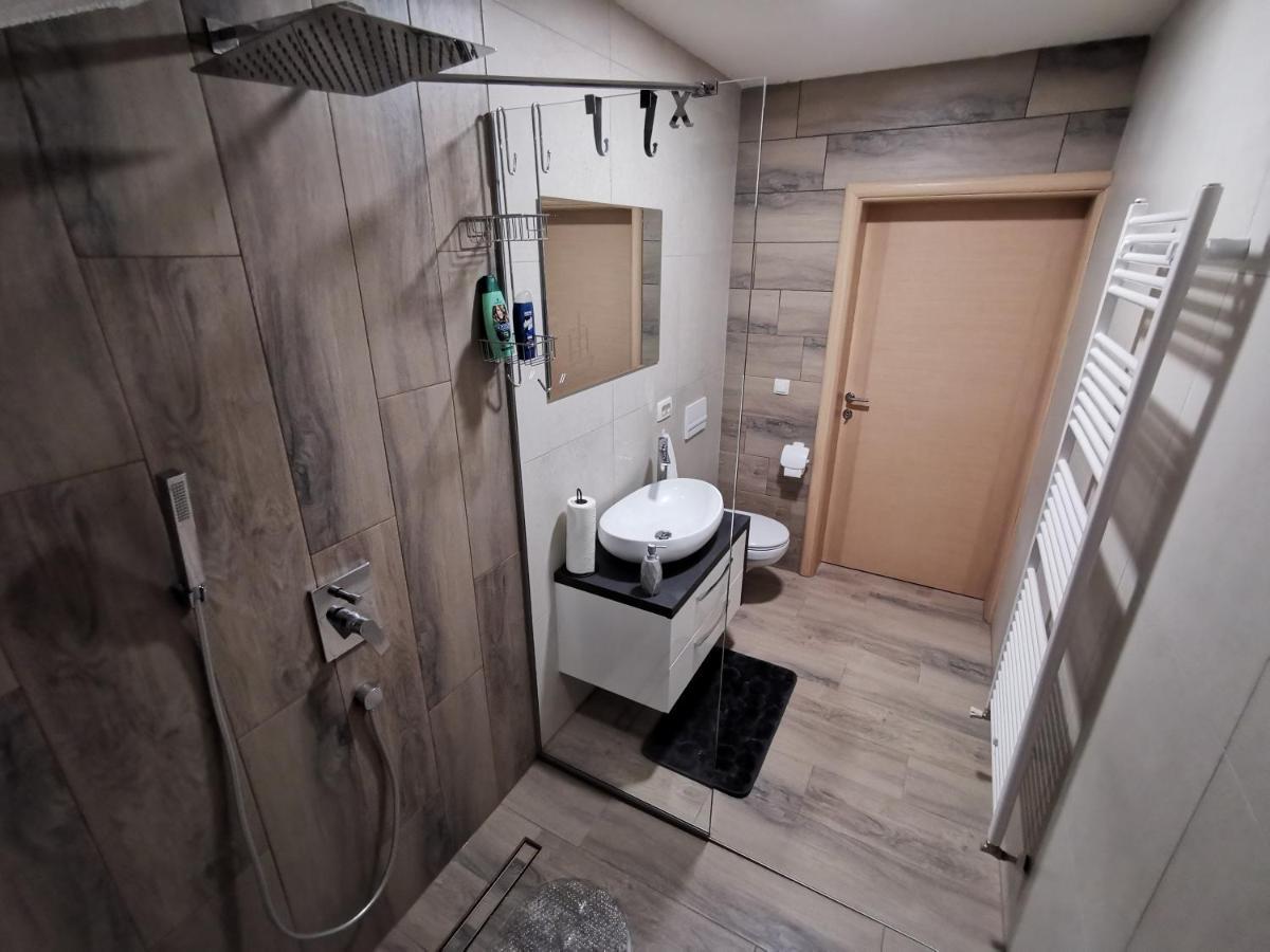 Apartman Bozur **** Satnica Dakovacka Eksteriør billede