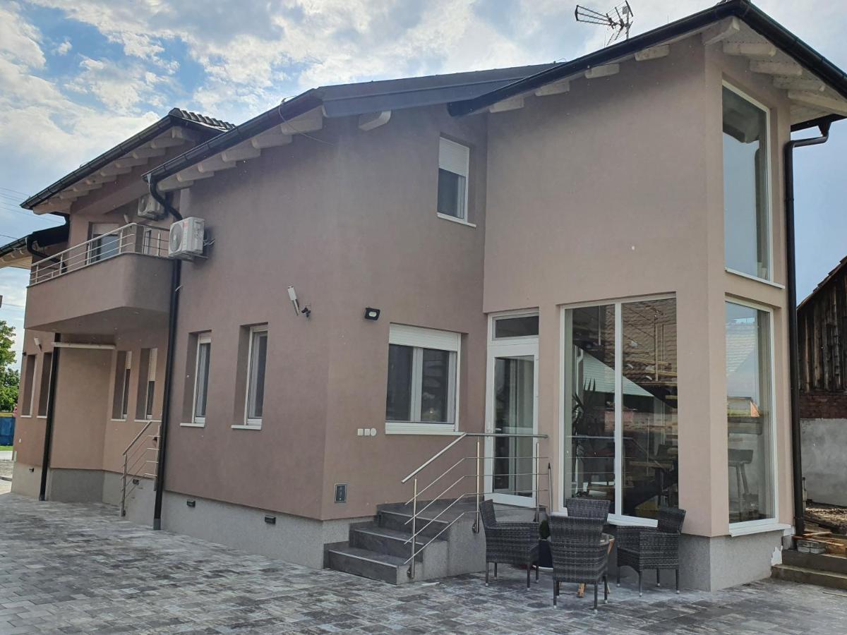 Apartman Bozur **** Satnica Dakovacka Eksteriør billede