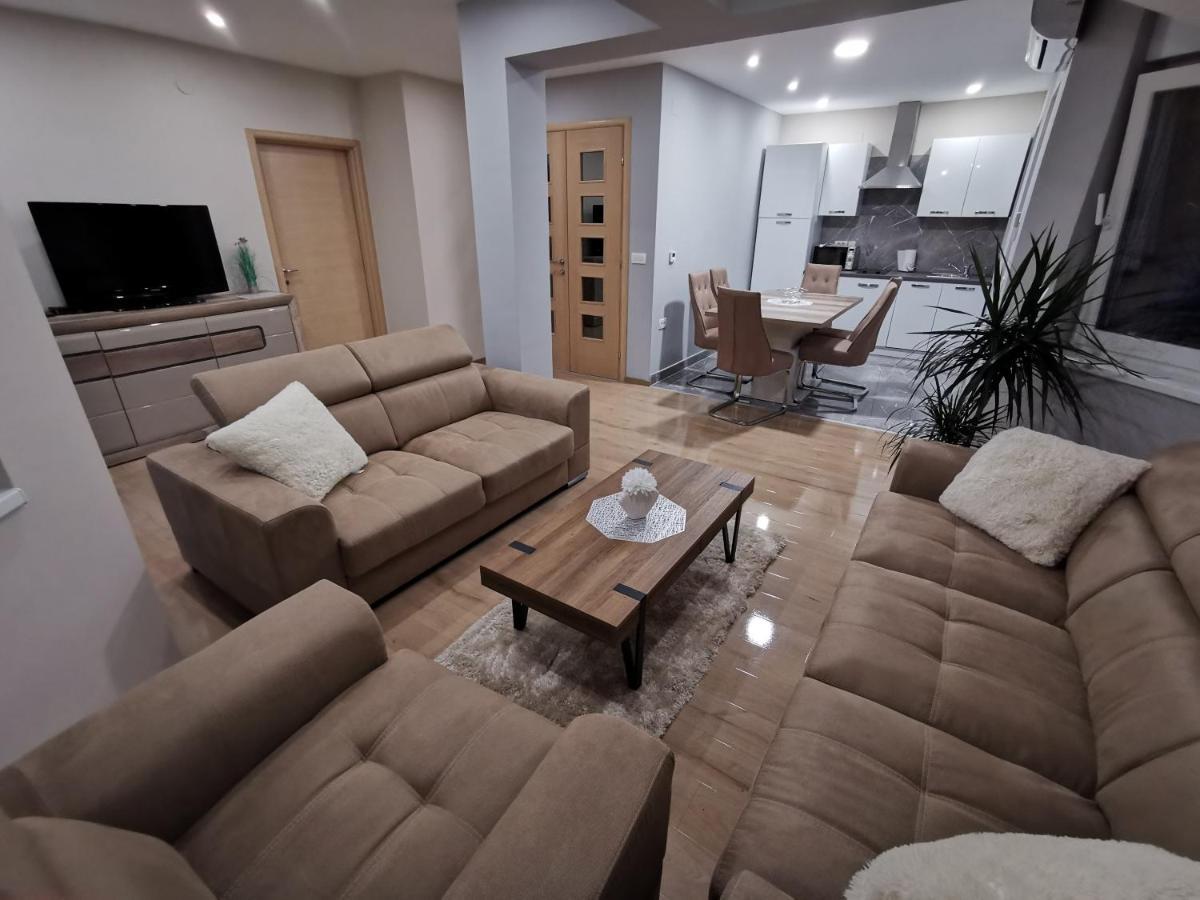 Apartman Bozur **** Satnica Dakovacka Eksteriør billede